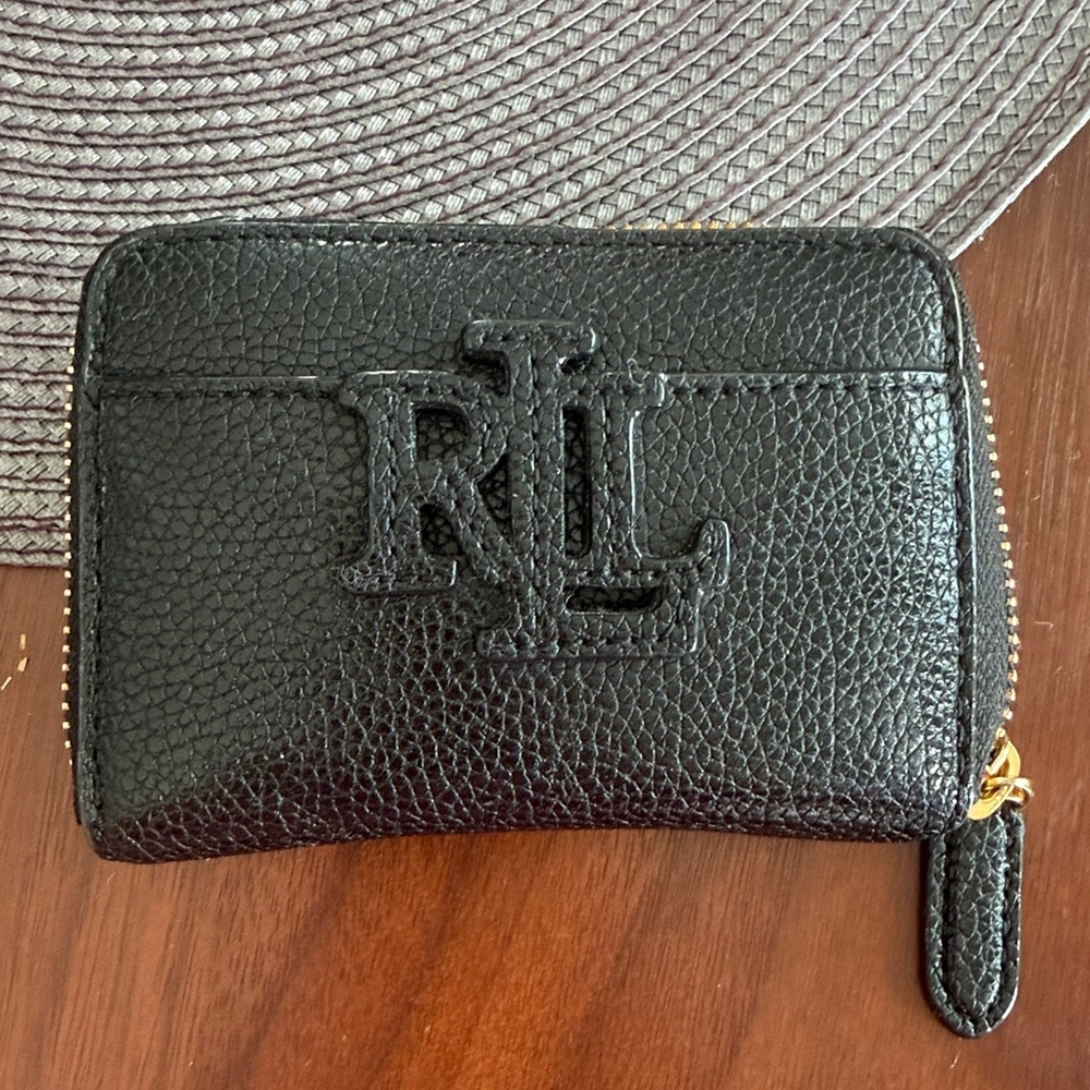Lauren Ralph Lauren Black Wallet
💯 cow leather. Great condition